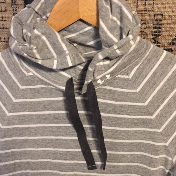UnderArmor Hoodie - Picture 3 of 4